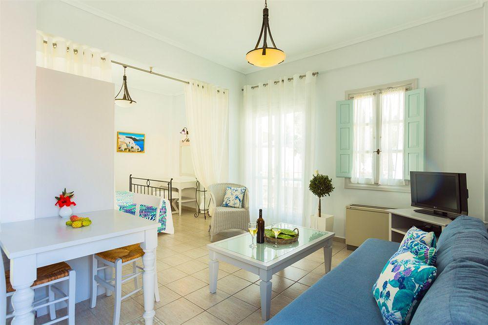 אימרוביגלי Pantheon Deluxe Villas מראה חיצוני תמונה