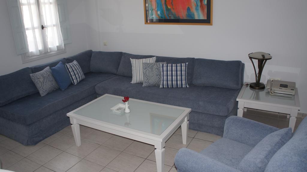 אימרוביגלי Pantheon Deluxe Villas מראה חיצוני תמונה