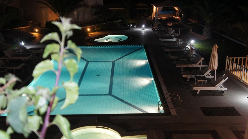 אימרוביגלי Pantheon Deluxe Villas מראה חיצוני תמונה