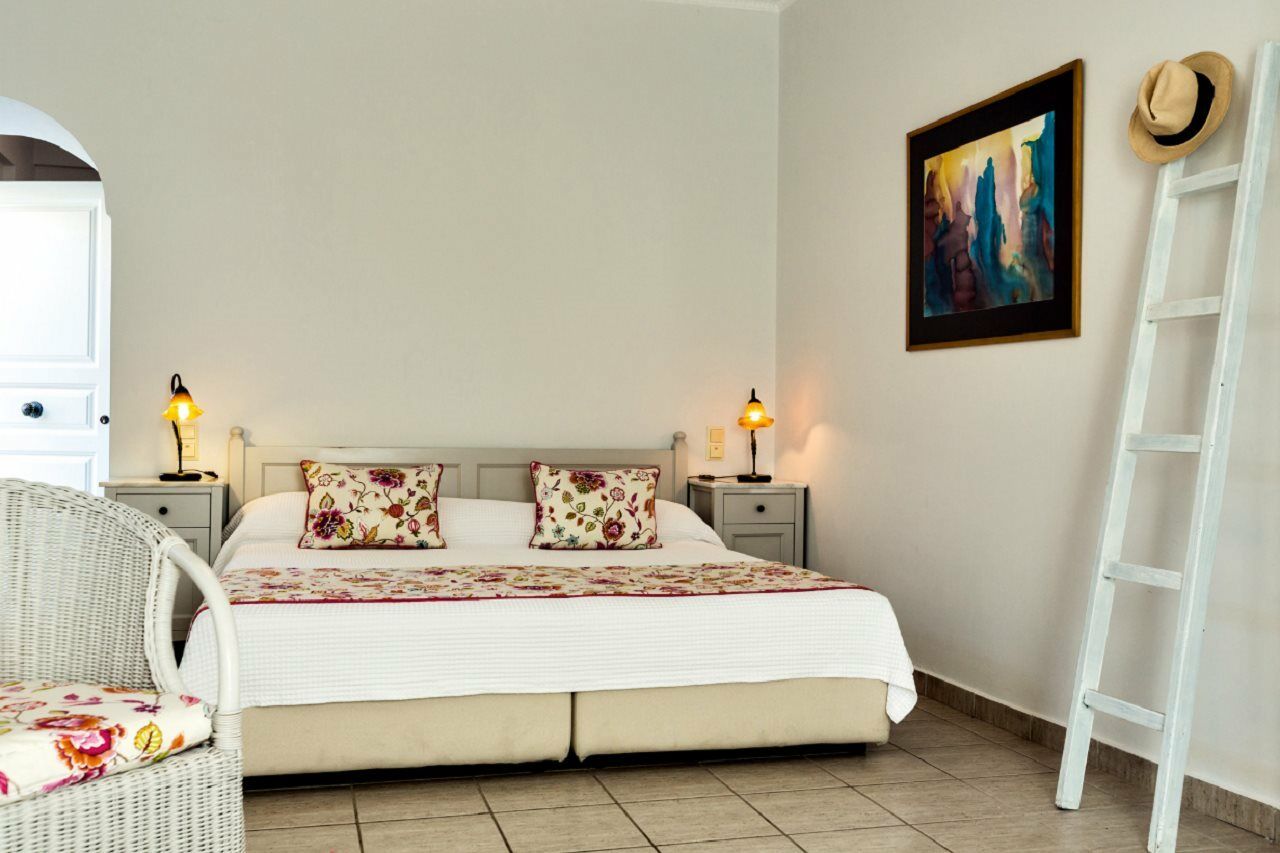 אימרוביגלי Pantheon Deluxe Villas מראה חיצוני תמונה